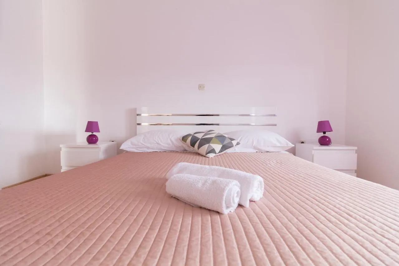 Apartment Nikol With Big Private Garden And Terrace 350 Meters From The Sea - By Ta Leut Agency Privlaka  0*, Privlaka (Zadar)