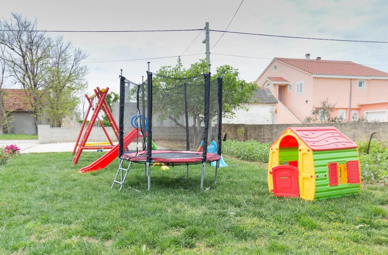 Apartment Nikol With Big Private Garden And Terrace 350 Meters From The Sea - By Ta Leut Agency Privlaka   Privlaka (Zadar)