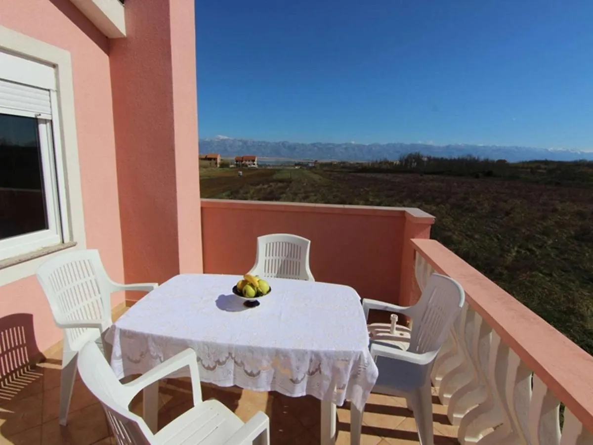 Apartment Nikol With Big Private Garden And Terrace 350 Meters From The Sea - By Ta Leut Agency بريفلاكا كرواتيا
